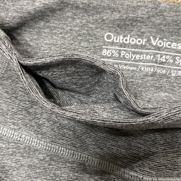Outdoor Voices Two Tone Grey 3/4 Leggings Size XS - Picture 5 of 6